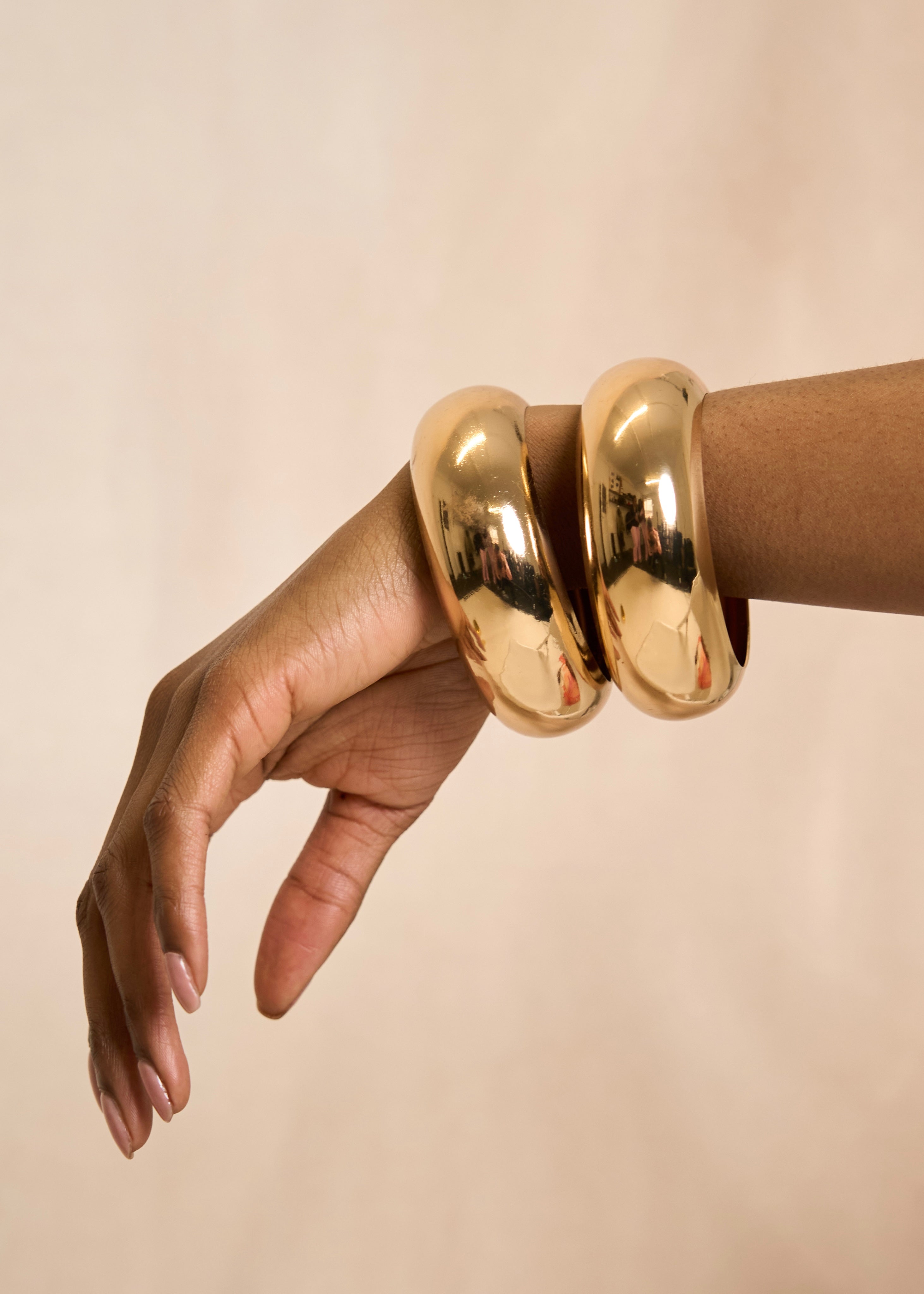 Gold rhya bangle